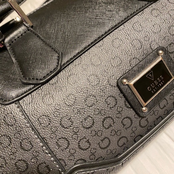 GUESS 🖤👜 purse - Picture 6 of 11